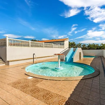 Beautiful In With House Sea View Holiday home *